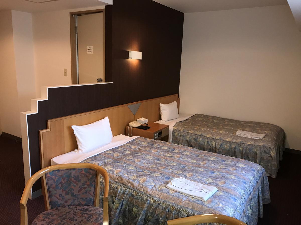 Shin Sayama Hotel Exteriör bild